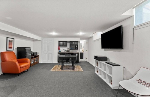 Reed Apartamento | 1 Bedroom Basement Apartment Across from Reed College Campus
