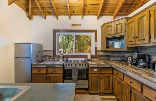 Roatan Casa | 1 Bedroom Bungalow at Never Winter