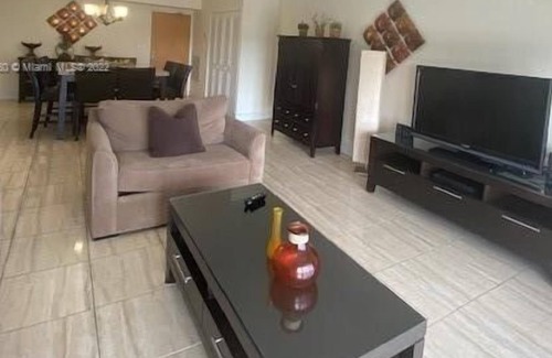Surfside Condominio | 1 Bedroom Condo 439533 by Houzlet