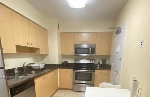 Surfside Condominio | 1 Bedroom Condo 439533 by Houzlet