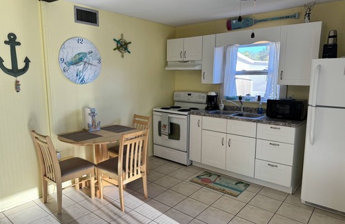 Homosassa Cabaña | 1-bedroom cottage just 3 minutes drive to Homosassa Springs Wildlife State Park