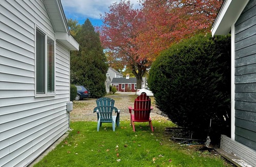 Clinton Cabaña | 1-bedroom cottage with Grove Beach 🏖️ access.