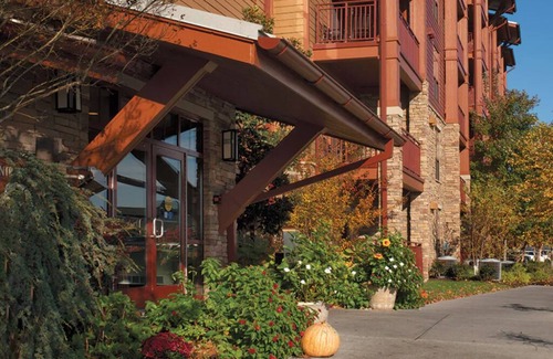 Sevierville Condominio | 1 Bedroom Deluxe Condo, Pool View, Sleeps 4, Waterpark, Great Smokies Lodge!!