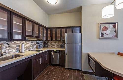 Fossil Creek Condominio | Desayuno gratis + piscina al aire libre | Fácil acceso al centro de convenciones