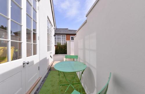 Odiham Apartamento | 1 bedroom flat in centre of Odiham- free parking