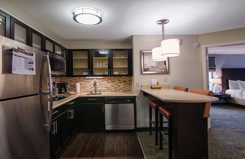 Marquette Condominio | 1 Bedroom | Free Breakfast Buffet. Free Wi-Fi