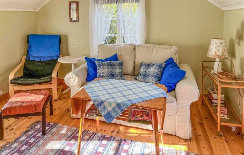 Storlinge Casa | 1 Bedroom Gorgeous Home In Köpingsvik