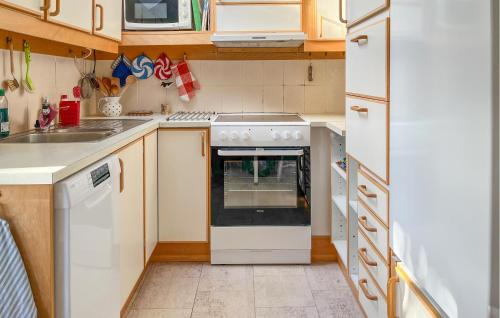 Storlinge Casa | 1 Bedroom Gorgeous Home In Köpingsvik