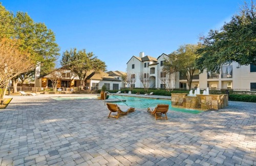 Plano Apartamento | 1 Bedroom Home Away From Home. Reserve Your Stay!