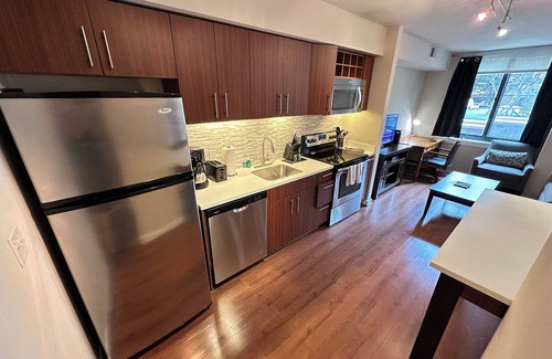 Radnor - Fort Myer Heights Apartamento | 1-Bedroom in Arlington Featuring Modern Gym & Climate Control