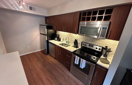 Radnor - Fort Myer Heights Apartamento | 1-Bedroom in Arlington Featuring Modern Gym & Climate Control