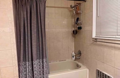 Clason Point Apartamento | 1-bedroom in the Bronx next to nearby parks and ferry.