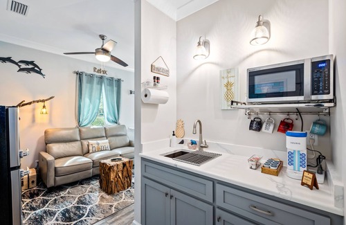 Dauphin Island Cabaña | 1 Bedroom in the Pines~Dauphin Pod