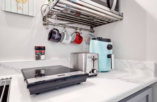 Dauphin Island Cabaña | 1 Bedroom in the Pines~Dauphin Pod