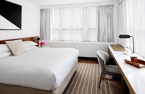 Connecticut Ave - K Street Hotel | 1-Bedroom King Suite – Steps to Museums, Dining & The Mall