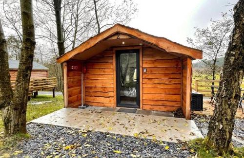 Corwen Casa | 1 Bedroom Log Cabin in Parc Pen y Bryn Sleep 2 3