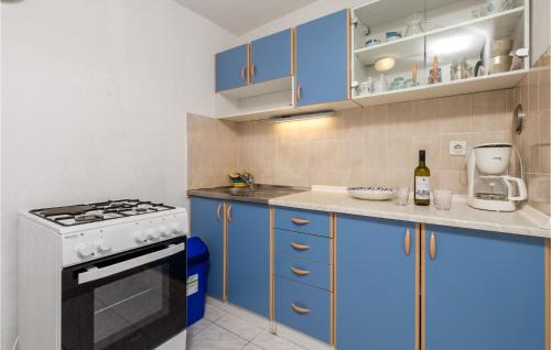 Senj Apartamento | 1 Bedroom Lovely Apartment In Starigrad