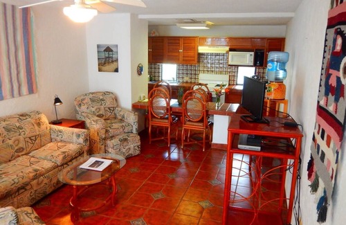 Adolfo López Mateos Condominio | 1-bedroom Condo Vacation Rental. Clean and Safe. High Speed WiFi
