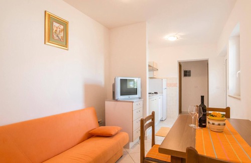 Lovrecica Apartamento | Bonito apartamento de 1 dormitorio en.