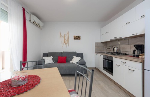 Ribarica Apartamento | Bonito apartamento de 1 dormitorio en.