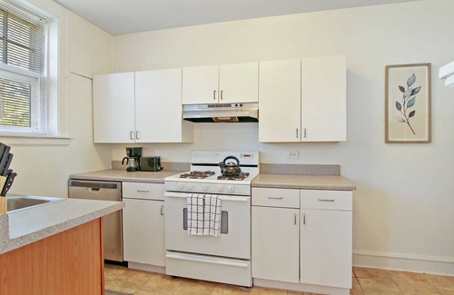 Skokie Apartamento | 1-Bedroom Nice Apartment in Skokie