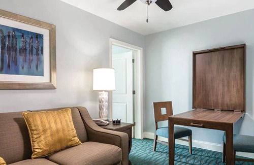 Cherry Grove Beach Complejo | 1 Bedroom Oceanfront Condo at Towers on the Grove Resort
