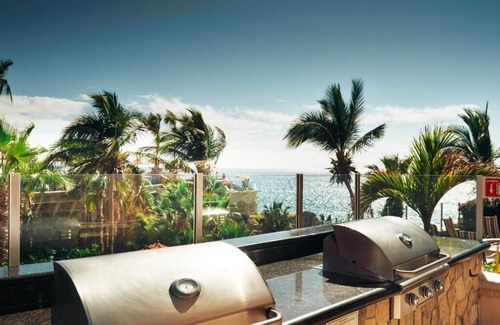 Cabo Bello Complejo | 1-Bedroom Oceanview Suite at Sirena Del Mar.