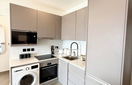 Roman Ridge Apartamento | 1-Bedroom Pool View Unit @Nova