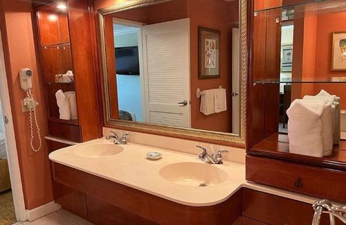 Palm Beach Shores Complejo | 1-bedroom resort with WiFi, AC in superb Palm Beach Shores