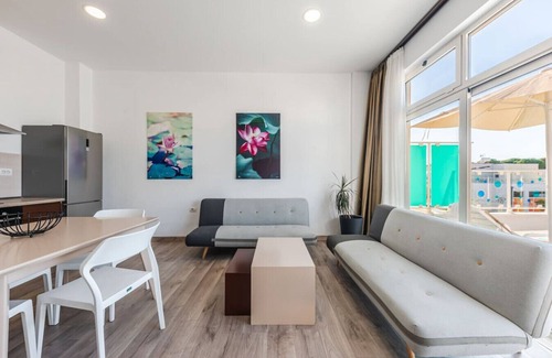 Qerek Apartamento | 1-Bedroom Retreat at Gjiri i Lalzit - Zambaku