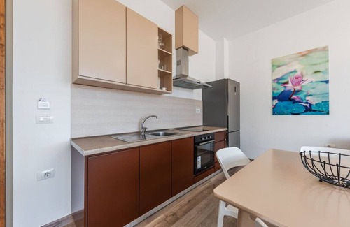 Qerek Apartamento | 1-Bedroom Retreat at Gjiri i Lalzit - Zambaku