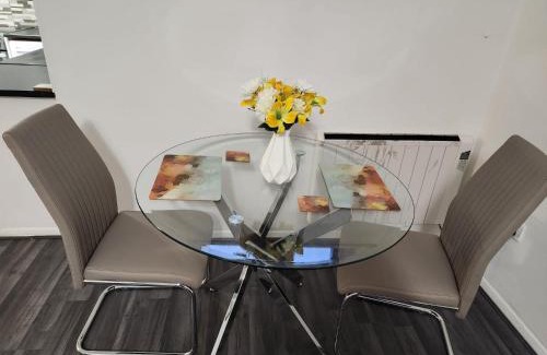 West Thurrock Apartamento | 1 bedroom service apartment with Netflix