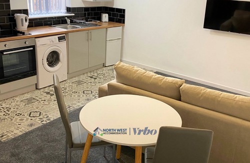 St Helens Apartamento | 1 Bedroom St Helens Apartment | Free WiFi | Fully Furnished