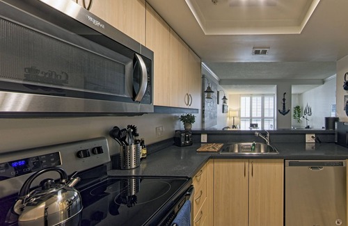 Coconut Grove Apartamento | 1 Bedroom Steps to Marina and CocoWalk