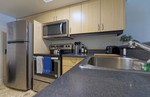 Coconut Grove Apartamento | 1 Bedroom Steps to Marina and CocoWalk