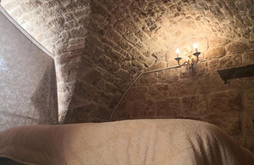 Batroun Apartamento | 1 bedroom studio double bed batroun old souk