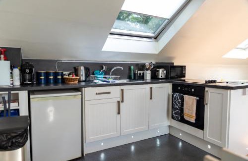Truro Apartamento | 1 Bedroom studio with free parking