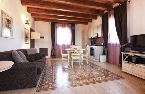 Partinico Casa | Impresionante casa de 1 dormitorio en.