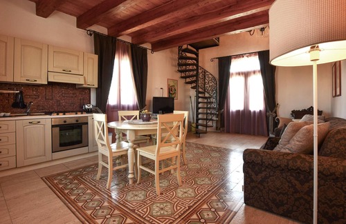 Partinico Casa | Impresionante casa de 1 dormitorio en.