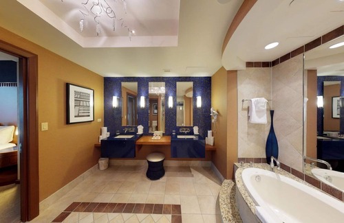 Atlantic City Hotel | 1-Bedroom Suite at a 4⭐️ Hotel