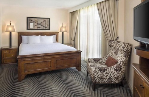 West San Antonio Hotel | 1-Bedroom Suite at a 4⭐️ Hotel
