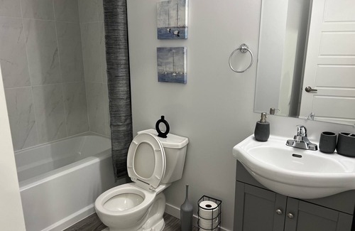 Southwest Edmonton Apartamento | 1 BEDROOM SUITE WITH PRIVATE ENTRANCE