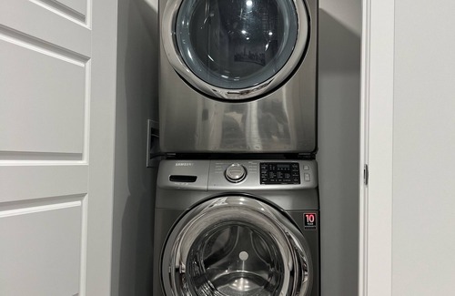 Southwest Edmonton Apartamento | 1 BEDROOM SUITE WITH PRIVATE ENTRANCE