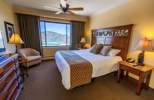 Tahoe Village Hotel | 1-bedroom The Ridge at Lake Tahoe /from July 19 - 26/