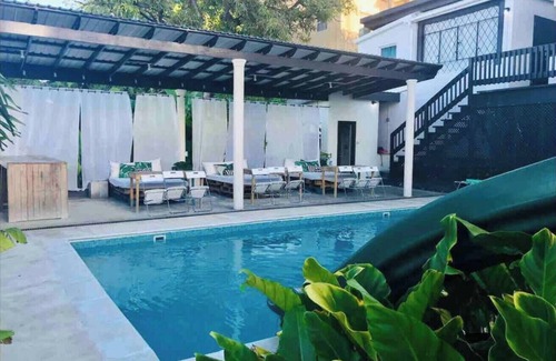 Maxwell Apartamento | 1 Bedroom Tiny House, Oceanview + Pool, Near Beach | @ Paradise Point Barbados