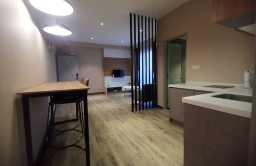 Tanjung Aru Apartamento | Unidad de 1 habitación con cocina K1-06-02A @ Little Ant's Nest de Golden Ways