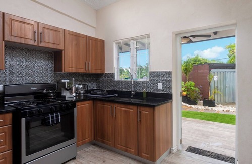 Sunset Crest Villa | 1 Bedroom Villa Oasis w/ Pool in Holetown - Down the Hill