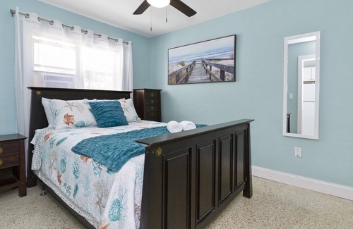 Pass-a-Grille Villa | 1 Bedroom Villa Steps from the Beach in Historic Beach Town