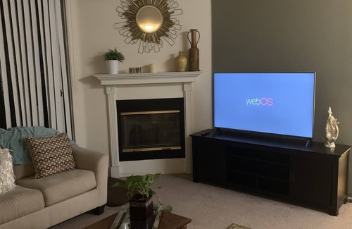 Aliso Viejo Apartamento | 1 bedroom w//private bath at 2 bed apt. Shared kitchen and livingroom