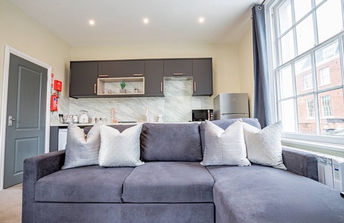 Pontrilas Condominio | 1 Bedroom Worcester City Centre Apartment